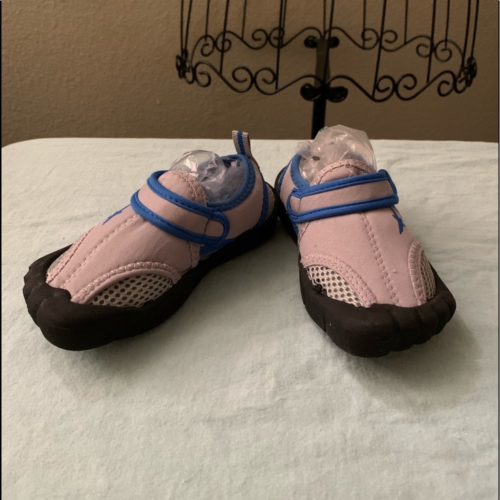 Toddler boys water shoes 6
